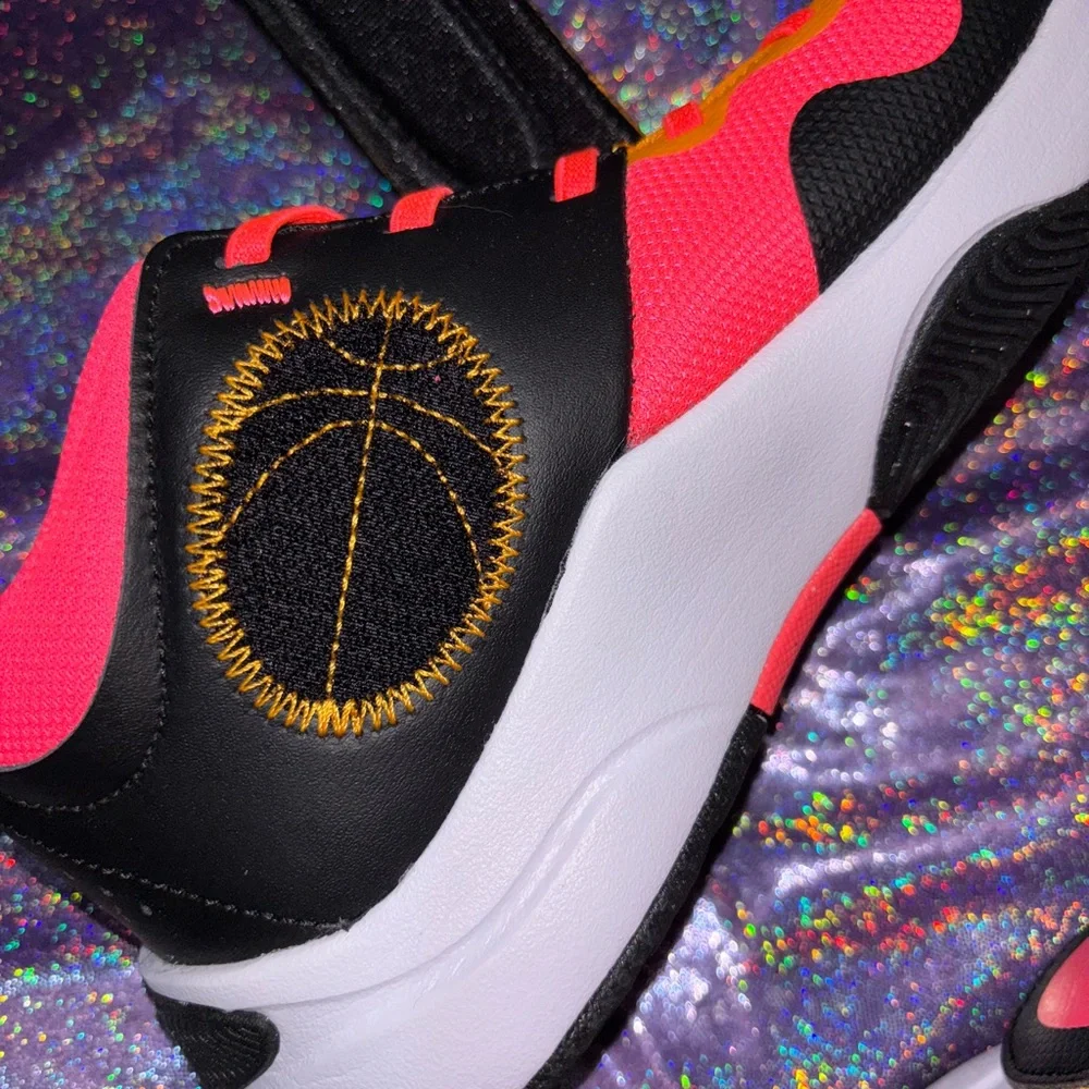Nike Team Hustle D 11 Big Kids Basketball Shoes